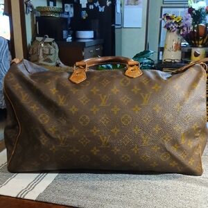 Louis Vuitton  Monogram Speedy 30 Hand Bag